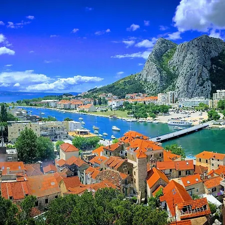 Holiday Juraj * Jesenice (Split-Dalmatia)